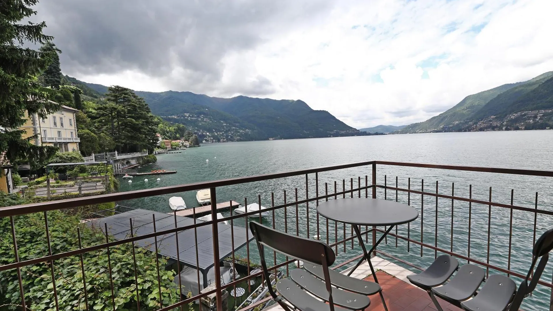 B&B La Luna Como Pognana Lario Bed & Breakfast